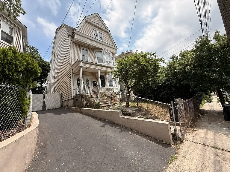 882 S 17th St #1 — Photo 7