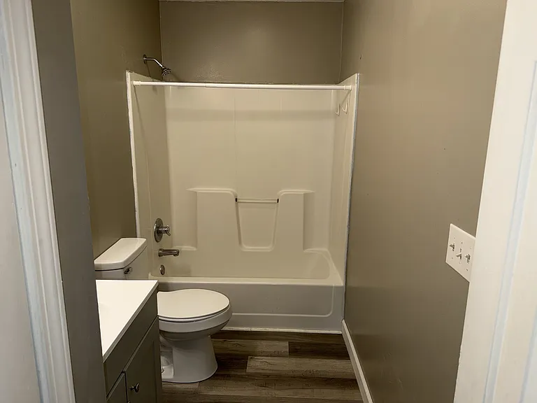 18 Oakwood Ave — Photo 22
