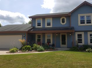831 E Mary Ln, Oak Creek, WI 53154