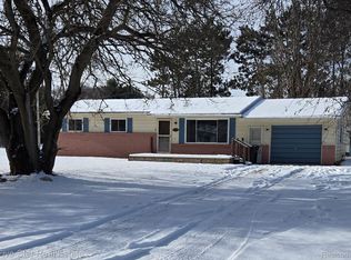 2177 Hunter Dr, Lapeer, MI 48446