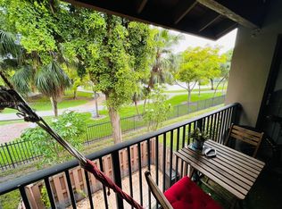 220 W Park Dr #2043, Miami, FL 33172