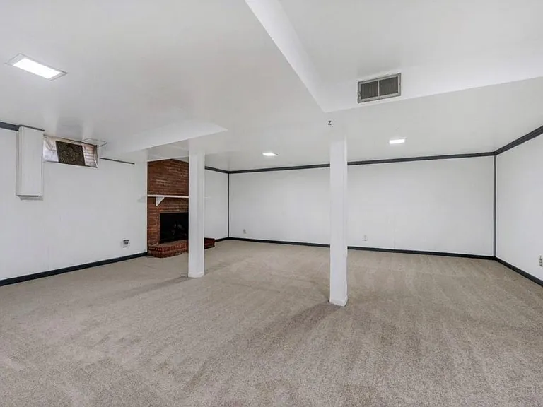 3260 Rasmont Rd — Photo 18