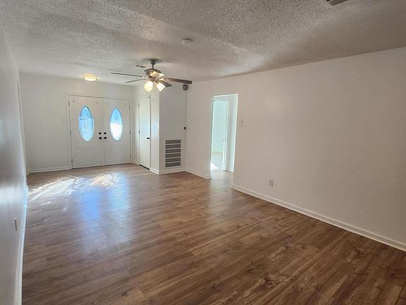 3rd image of 11235 Kathy Ct