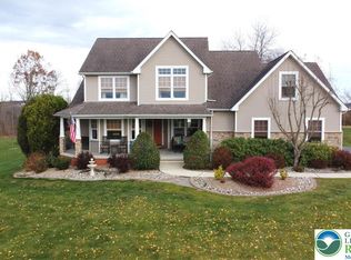 1220 Jane Ln, Pen Argyl, PA 18072