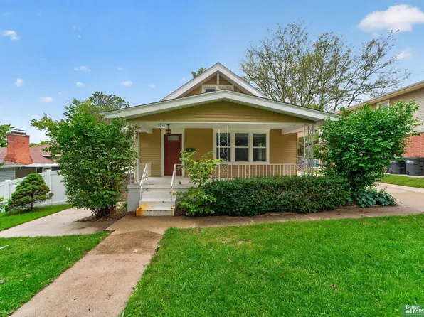 2010 N 56th St, Omaha, NE 68104