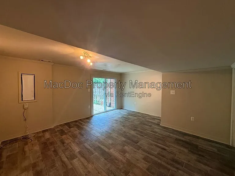14611 Earlham Ct — Photo 33