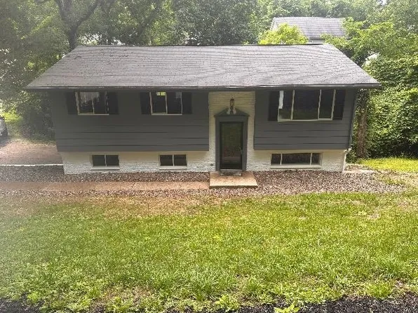 18 Liberty Ln, Huntington, WV 25705