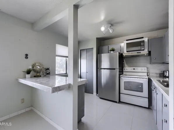 2569 W Berridge Lane #D-222, Phoenix, AZ 85017