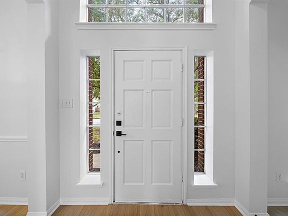 5th image of 315 Vantage Pointe Circle
