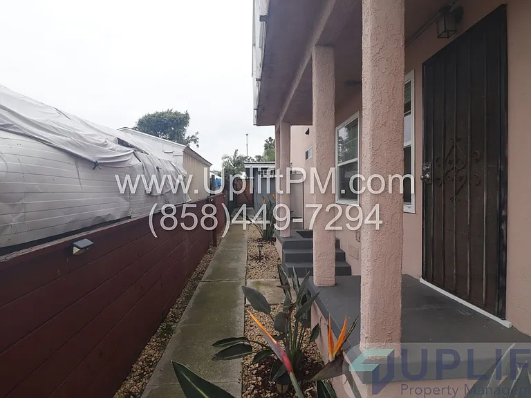 4833 Castle Ave — Photo 36