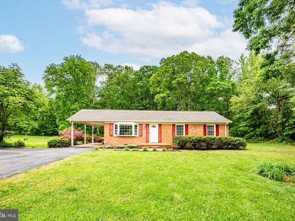 67 Holly Corner Rd, Fredericksburg, VA 22406