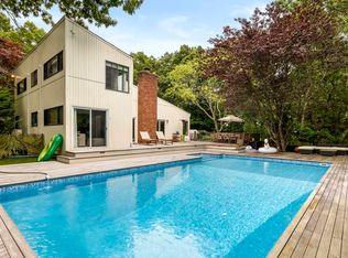 106 Peconic Hills Dr, Southampton, NY 11968