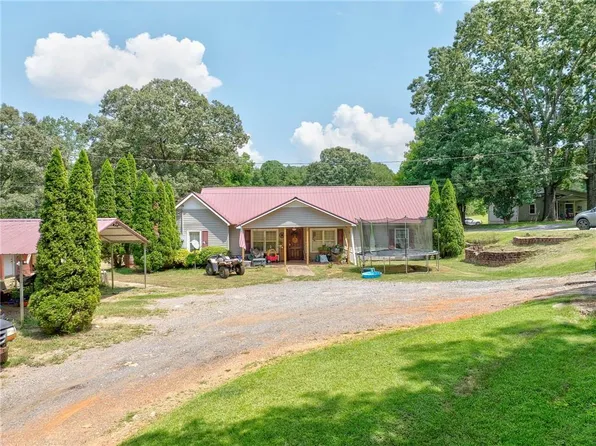 62 Grogan Hill Rd SE, Silver Creek, GA 30173