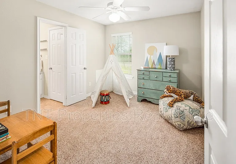 9803 Riskys Ranch Dr — Photo 3