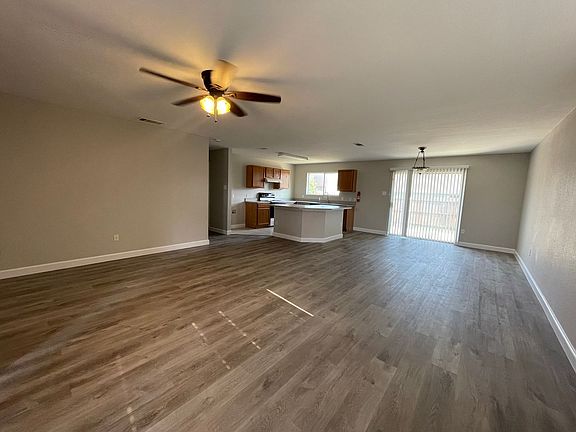 5th image of 531 Cantebury Park Ln