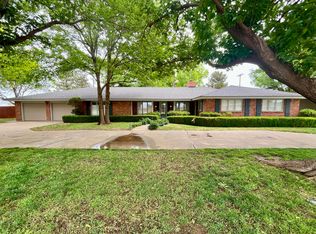 1215 Date St, Hart, TX 79043