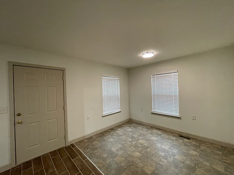 950 Smith St SW — Photo 8