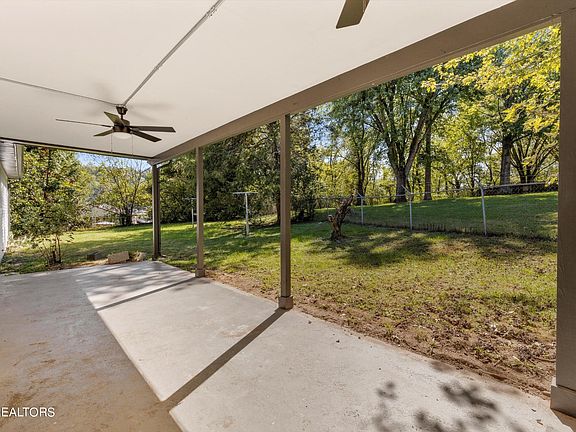4th image of 4221 Plummer Dr