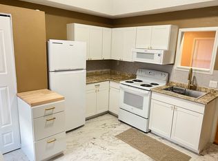 318 3rd Ave SW #B, Largo, FL 33770