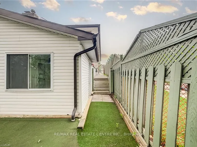 297 Country Hill Dr #C — Photo 14