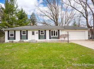 791 Easthill Dr NE, Comstock Park, MI 49321