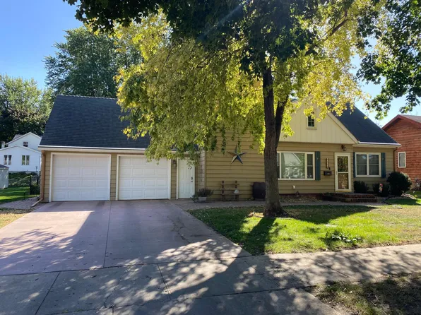 108 W Okabena St, Worthington, MN 56187