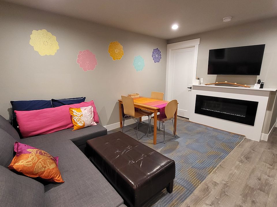 living/dining area