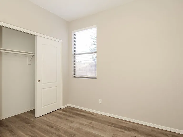 8713 N 58th Ln — Photo 14