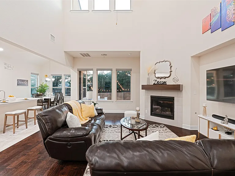 228 Lockhart Loop — Photo 9