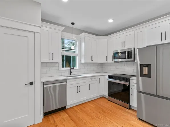 245 Dwight St #2, New Haven, CT 06511