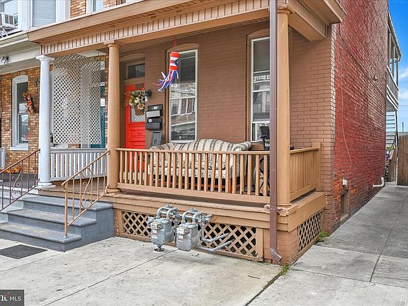 2nd image of 1010 W Princess St