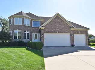 645 Sheffield Cir, Sugar Grove, IL 60554