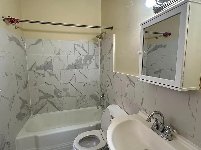414 S Potomac St — Photo 16