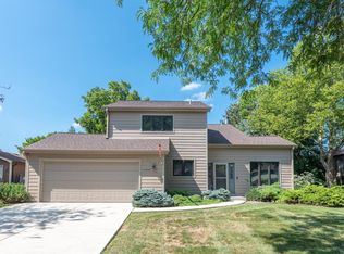 6204 Meyer Rd, Woodridge, IL 60517