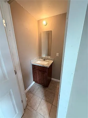 1527 N Roman St #B — Photo 6