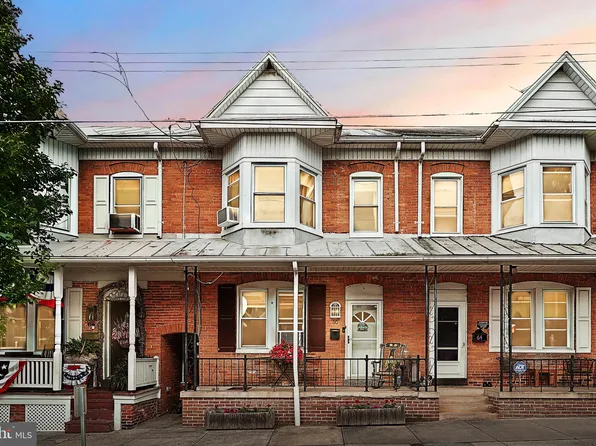 60 N Water St, Spring Grove, PA 17362