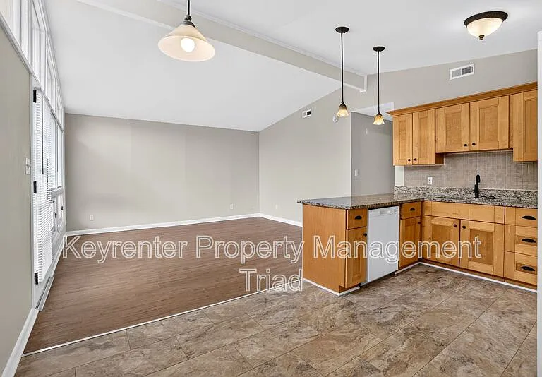 4202 Halifax Rd — Photo 4