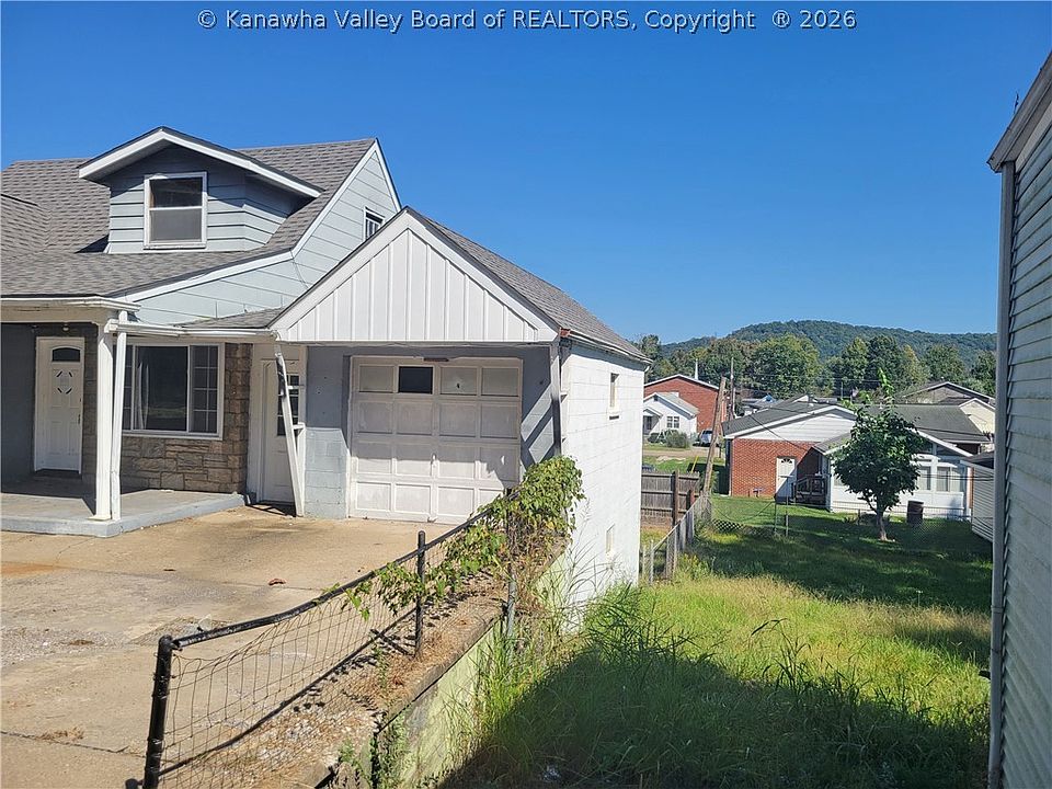 16th image of 202 Winfield Rd