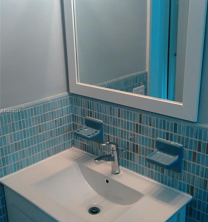 1st image of 115 Calabria Ave APT 13