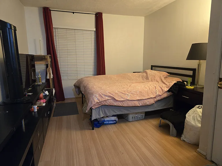 2321 Highbury Ave — Photo 2