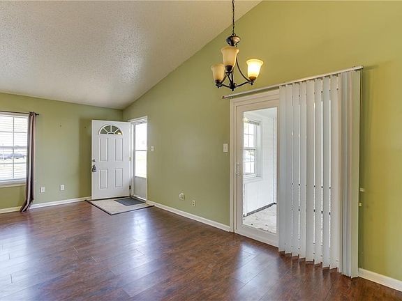 5th image of 315 Cobblewood Arch