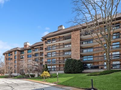 3801 Mission Hills Rd APT 405, Northbrook, IL, 60062