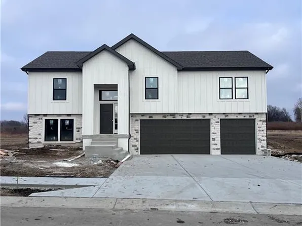 465 Green Dr, Lawson, MO 64062