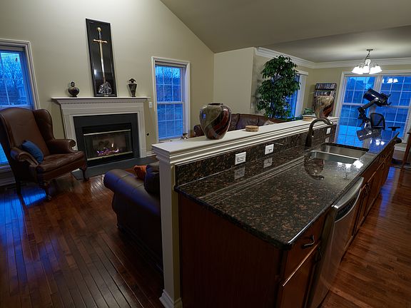 5th image of 5715 Hampshire Ln