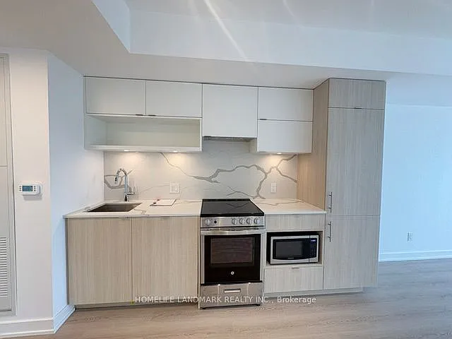 100 Queen St E #2111 — Photo 2