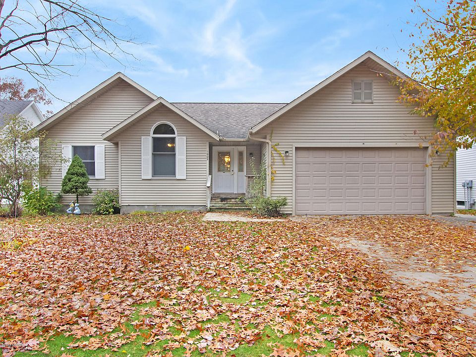 1st image of 1005 Kenowa Dr