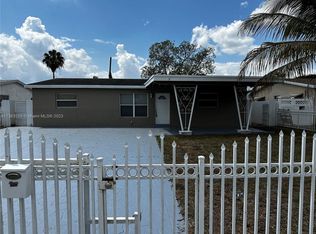 930 N 73rd Way, Hollywood, FL 33024