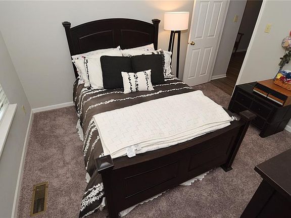 5th image of 10160 Canal Way