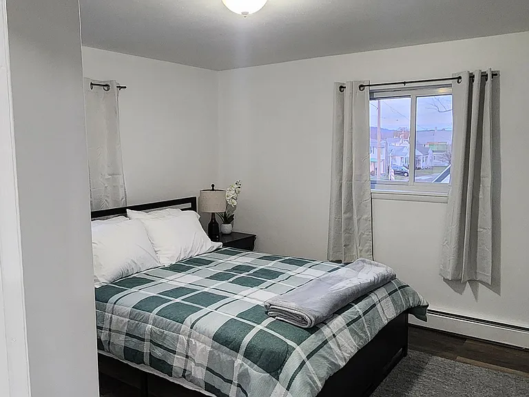 38 Hill Ave #6 — Photo 8