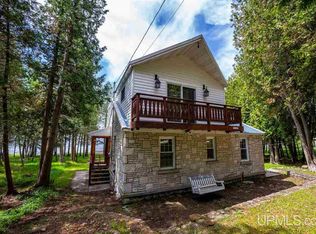 11865 Middle Beach Rd, Naubinway, MI 49762
